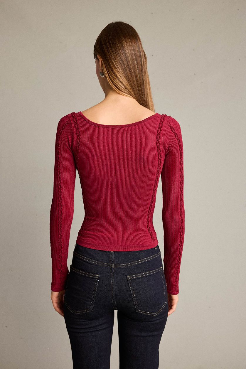 Woman Bordeaux تيشيرت ردن طويل مخصر بياخة V