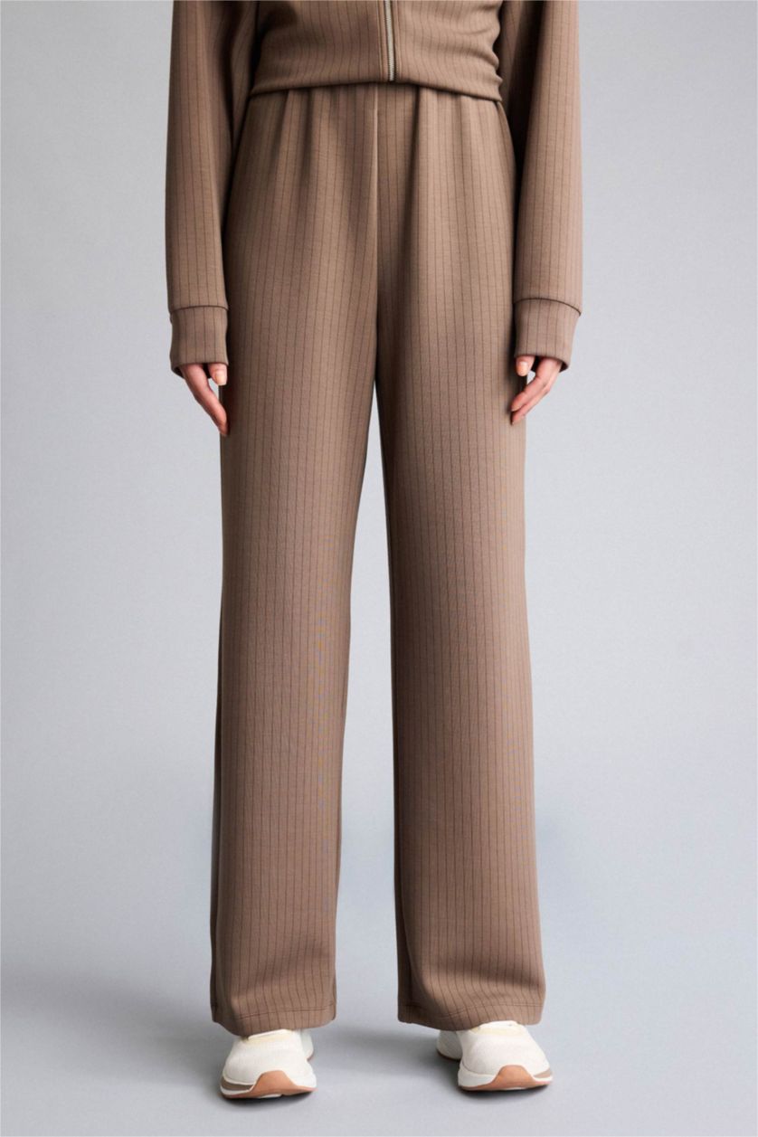 Женщины Светло коричневый Спортивные брюки Straight Fit стандартной длины с прямыми штанинами из модала