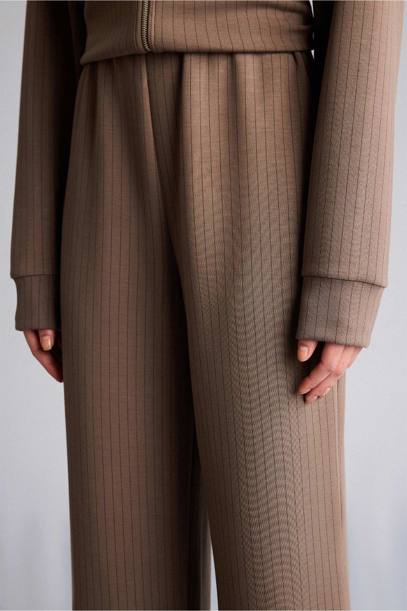 Женщины Светло коричневый Спортивные брюки Straight Fit стандартной длины с прямыми штанинами из модала