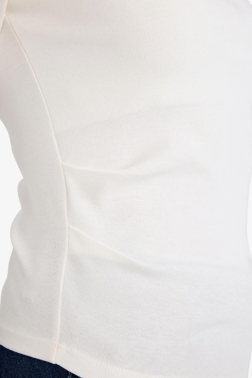 حريمي بيج فاتح تيشيرت كم طويل سليم فيت برقبة مستديرة