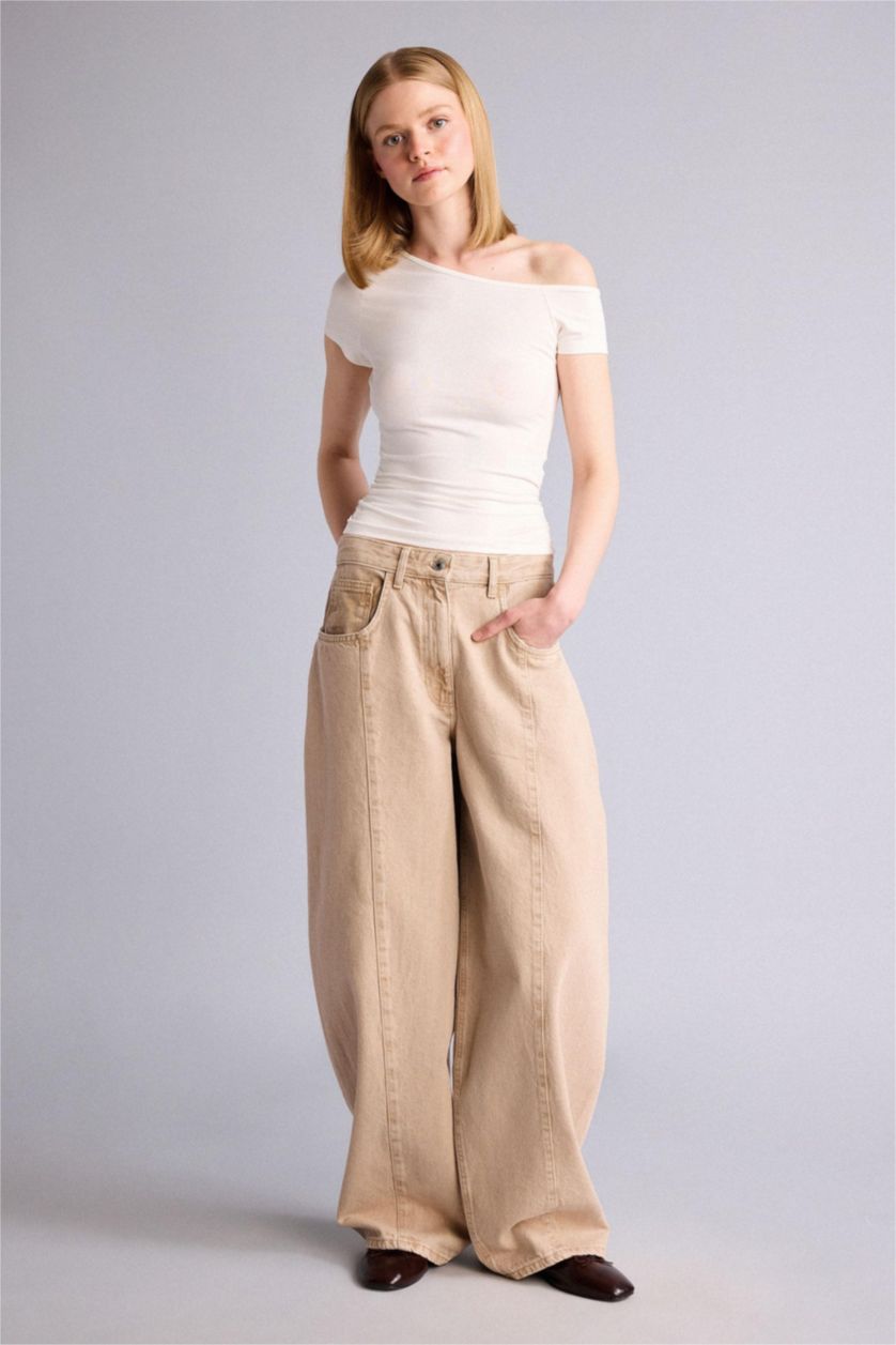 Kadın Kırık Beyaz Fitted Omzu Açık Modal Tişört