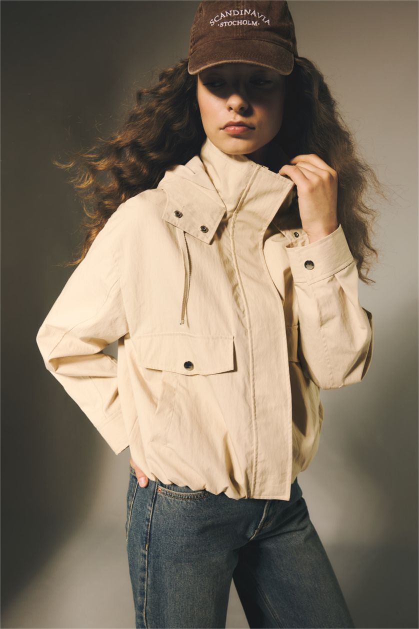 Kadın Taş Su Geçirmez Regular Fıt Kapüşonlu Dokuma Mont