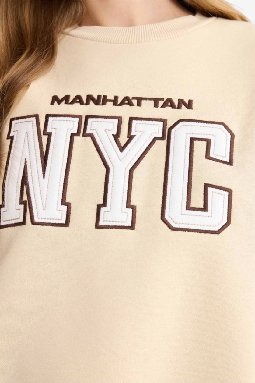 Kadın Bej Regular Fıt Bisiklet Yaka Baskılı Sweatshirt