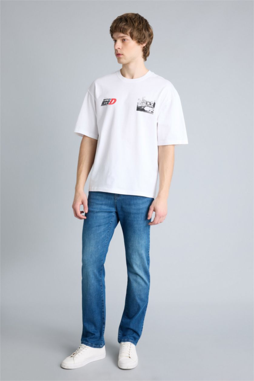 Erkek Beyaz Inıtıal D Boxy Fıt Baskılı Kısa Kollu Tişört