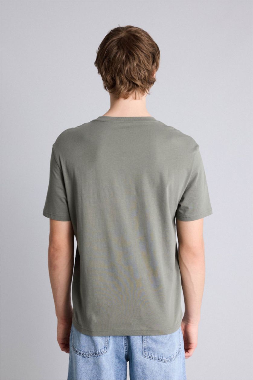 Ерлер Жеңіл хаки Man Short Sleeve T-Shirt