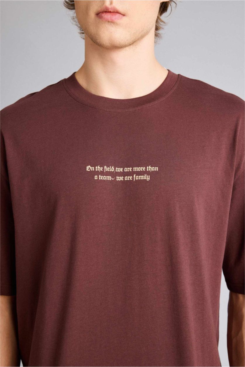 Ерлер Қоңыр 100% мақта Boxy Fit баспалы футболка