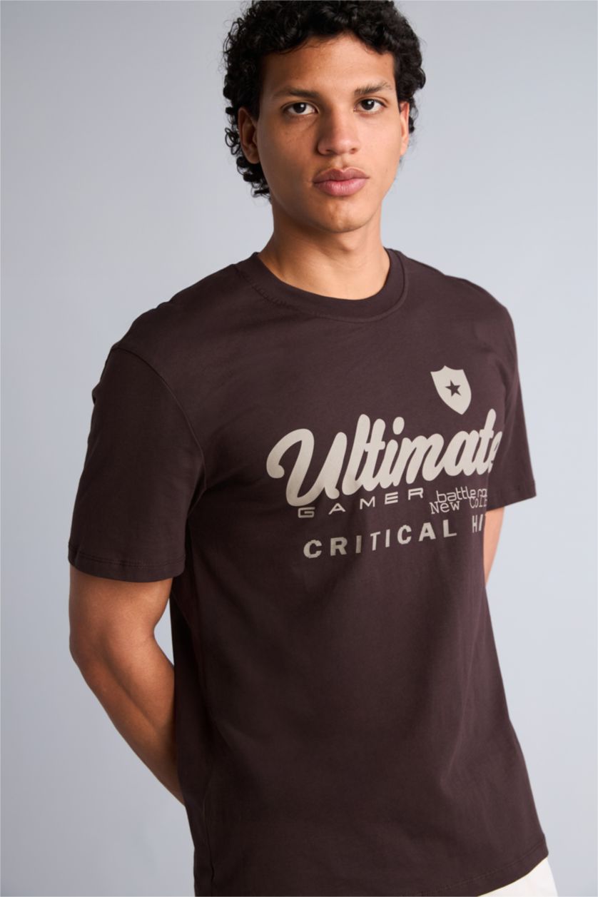 Erkek Kahve Regular Fit Kısa kollu Baskılı Tişört