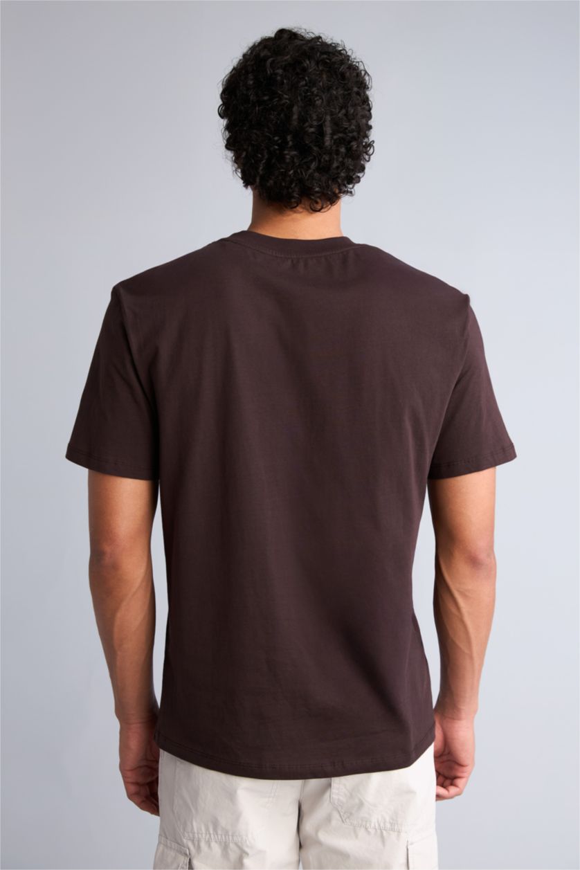 Erkek Kahve Regular Fit Kısa kollu Baskılı Tişört