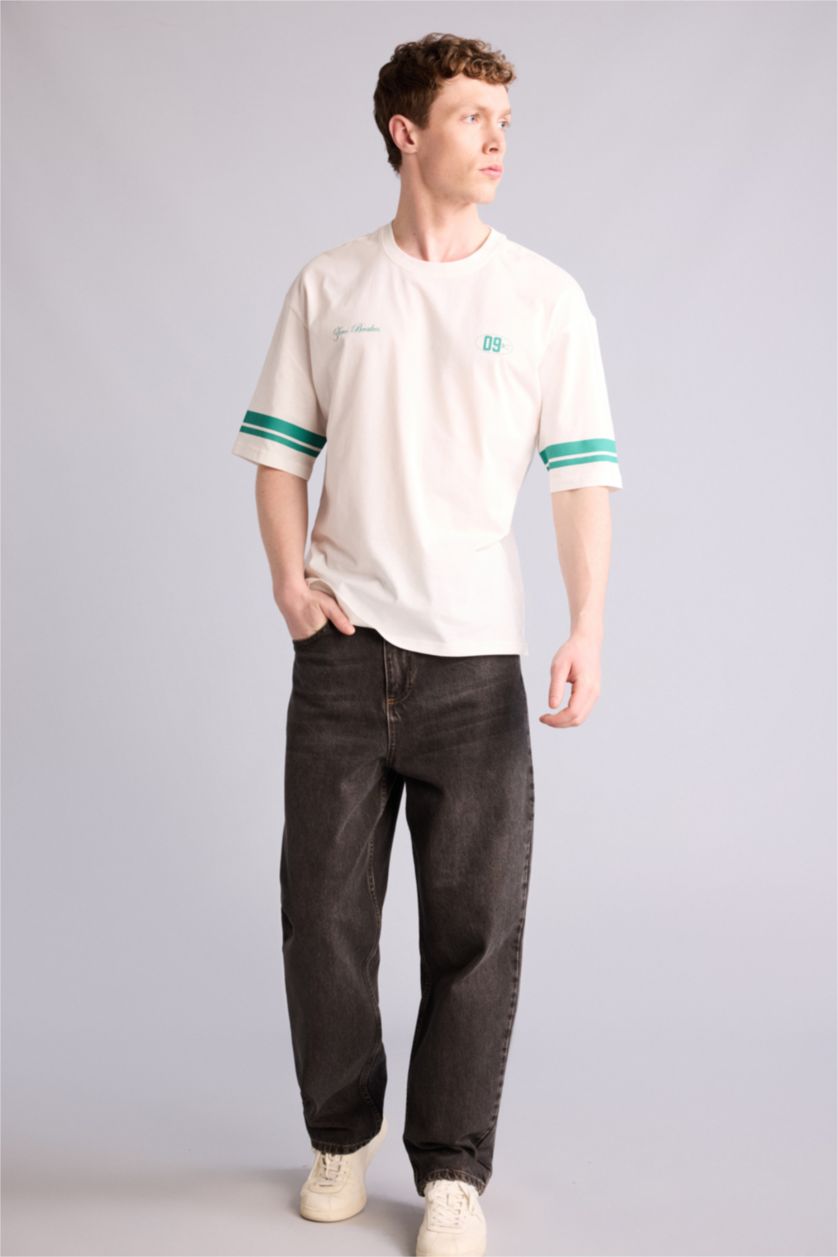 Ерлер экру 100% мақта Boxy Fit баспалы футболка