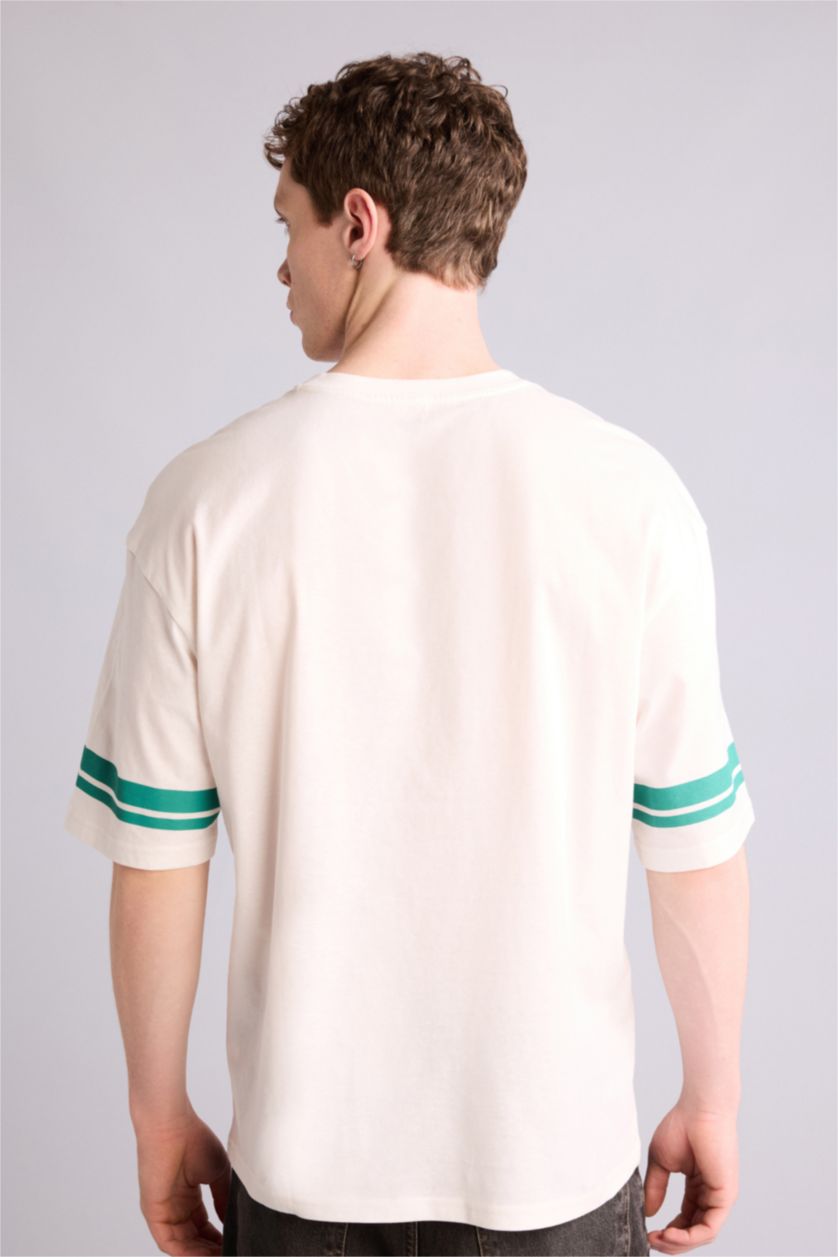 Ерлер экру 100% мақта Boxy Fit баспалы футболка