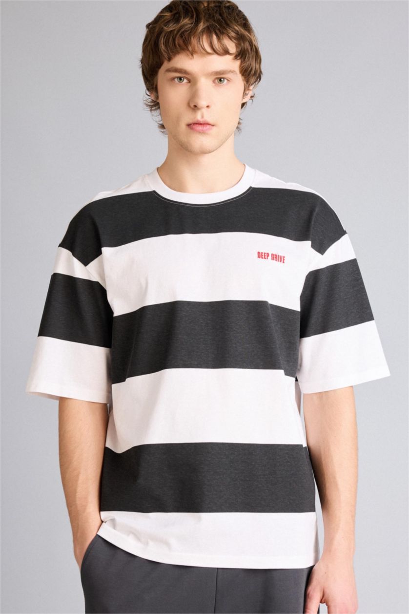 Ерлер қара 100% мақта Boxy Fit жолақты футболка