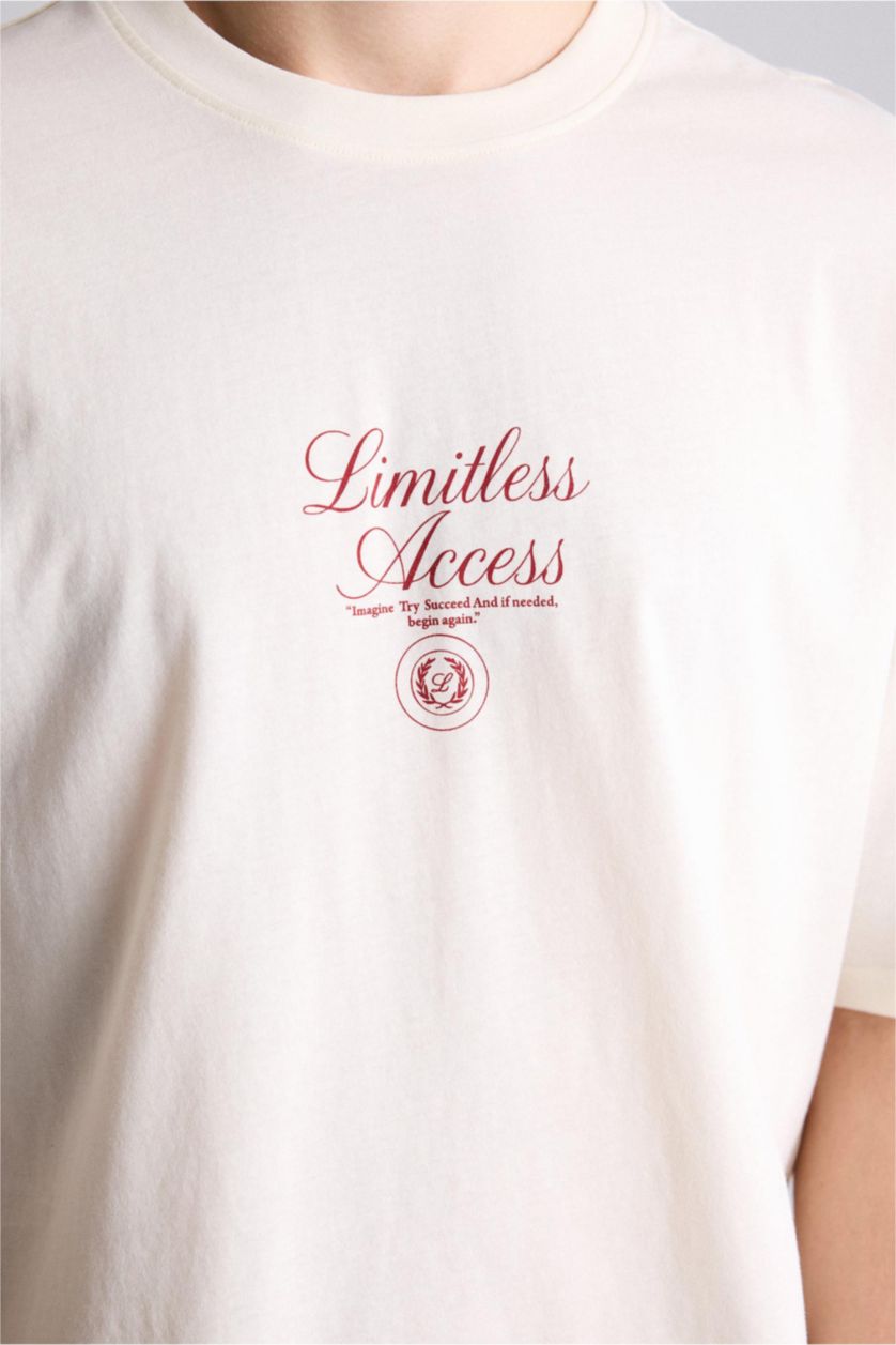 Ерлер экру 100% мақта Boxy Fit баспалы футболка