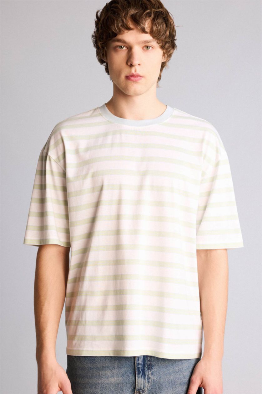 Ерлер экру 100% мақта Boxy Fit жолақты футболка