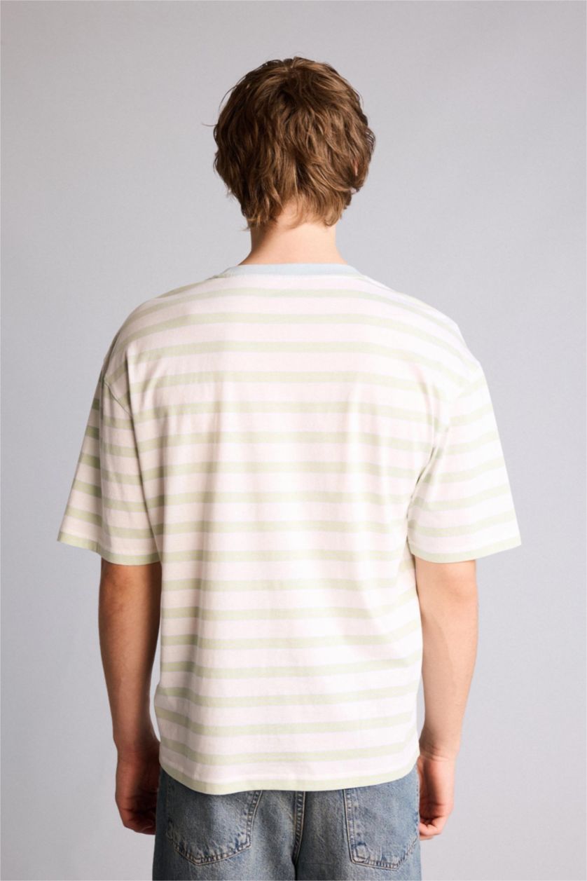 Ерлер экру 100% мақта Boxy Fit жолақты футболка