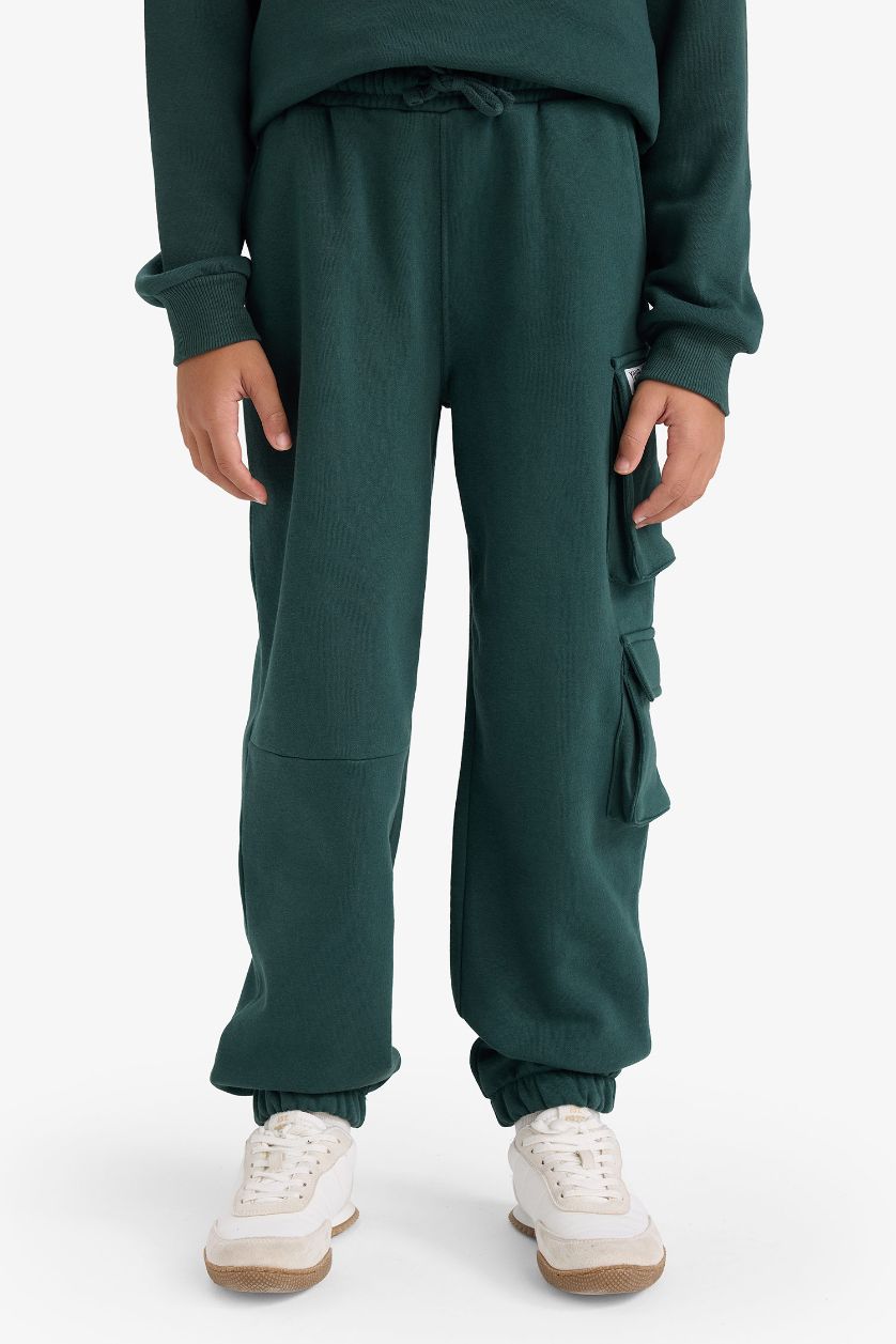 أولاد أخضر غامق بنطرون كارجو ولادي بطبعة شعار قماش سميك