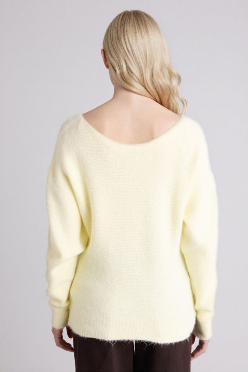 Kadın Sarı Regular Fıt Kayık Yaka Kazak