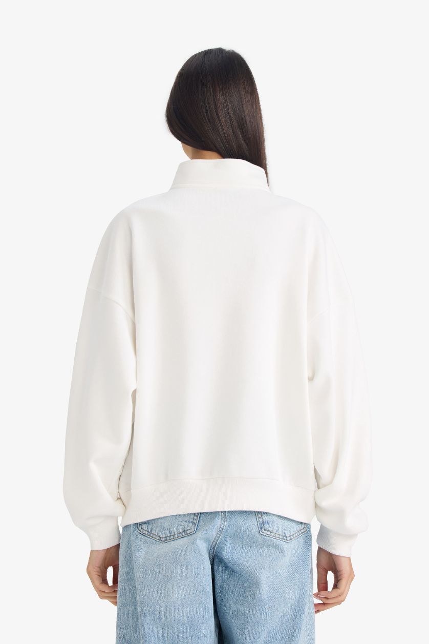 Woman White Oversize Fit Half Zip Printed Thick Sweatshirt