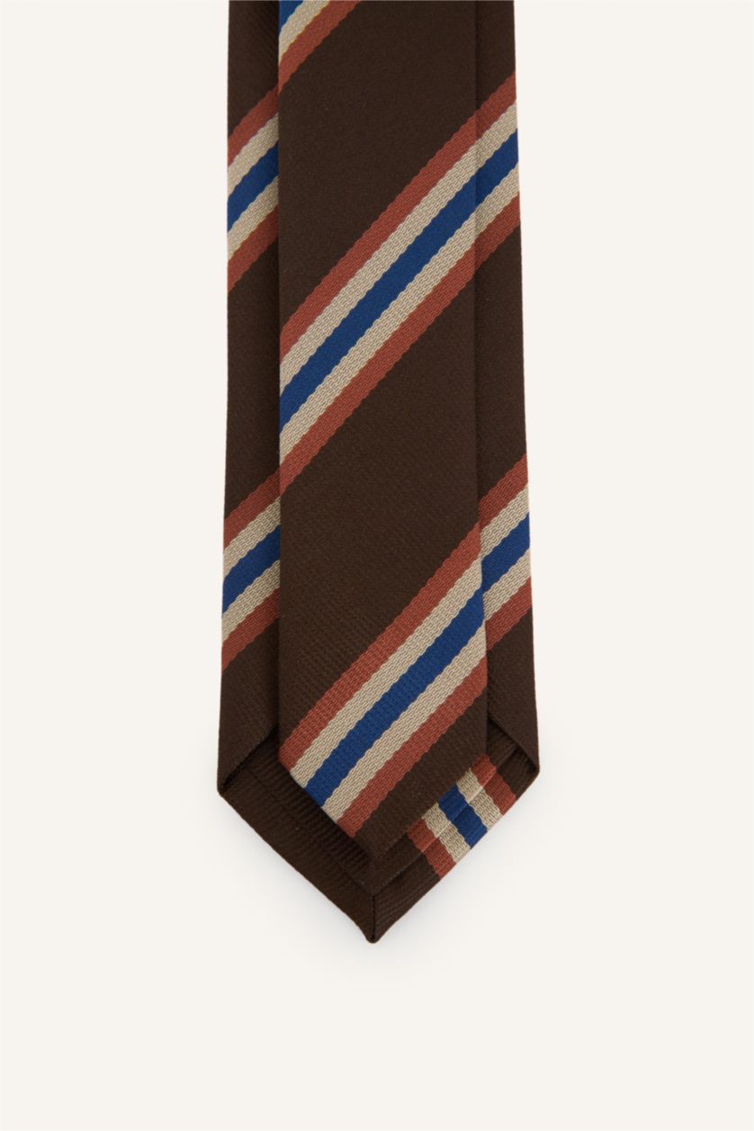 نساء بني غامق كرفتة مخطط