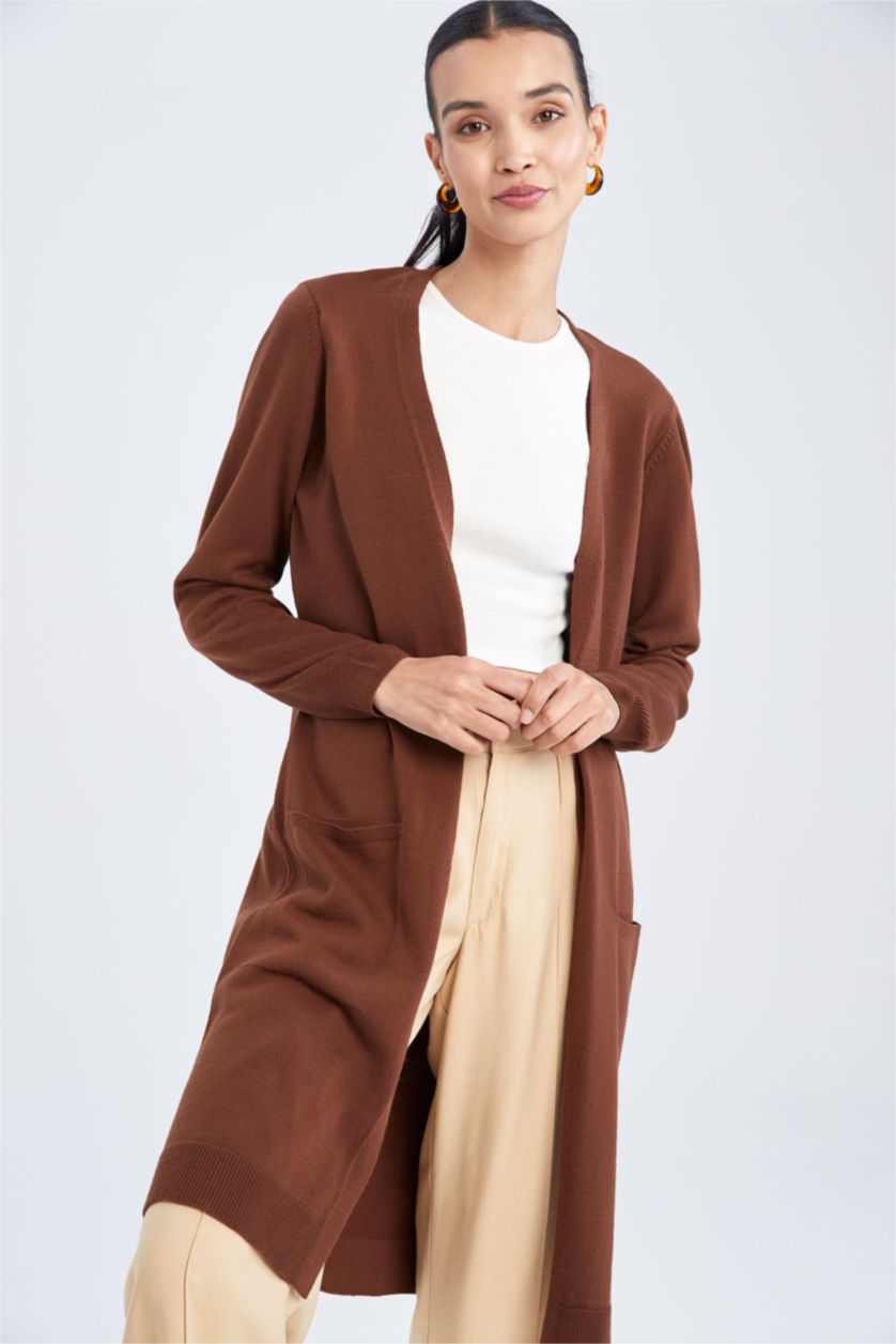 حريمي بني كارديجان قصة عادية بياقة V