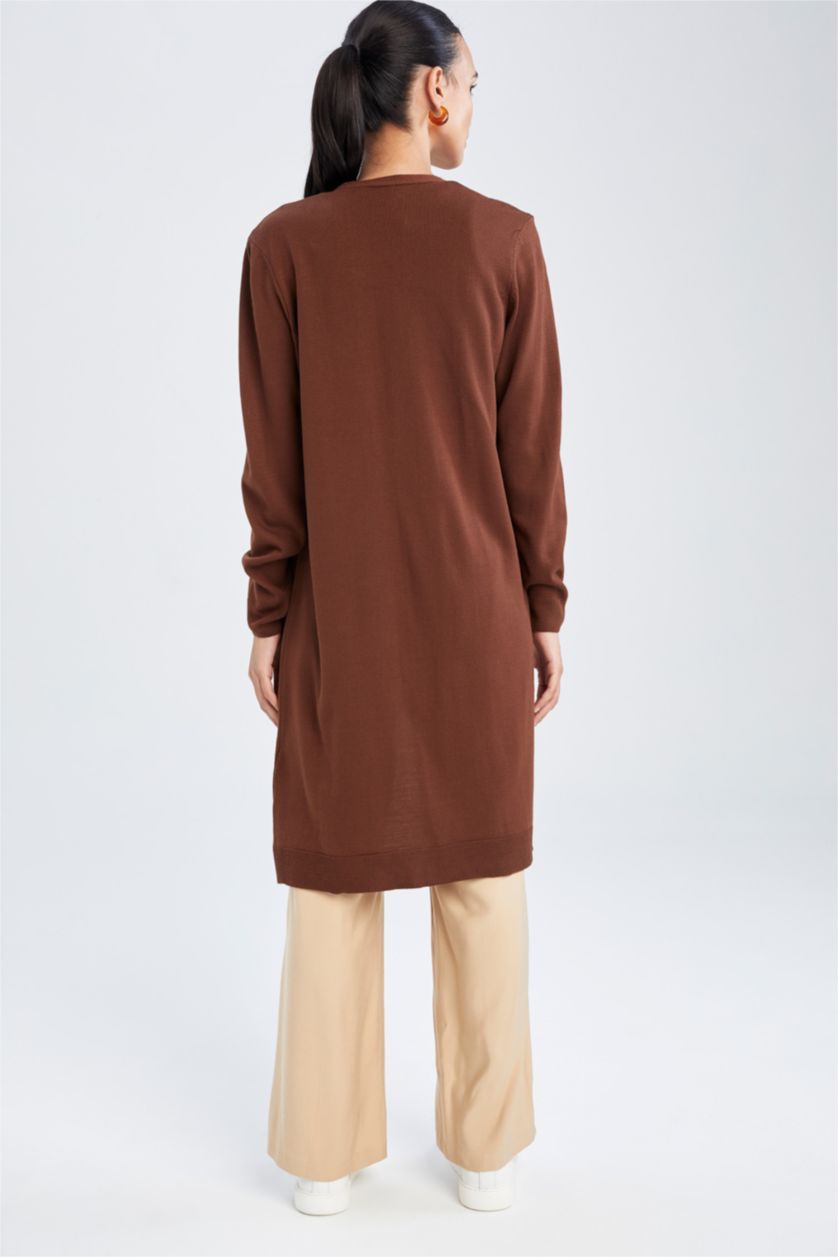 حريمي بني كارديجان قصة عادية بياقة V