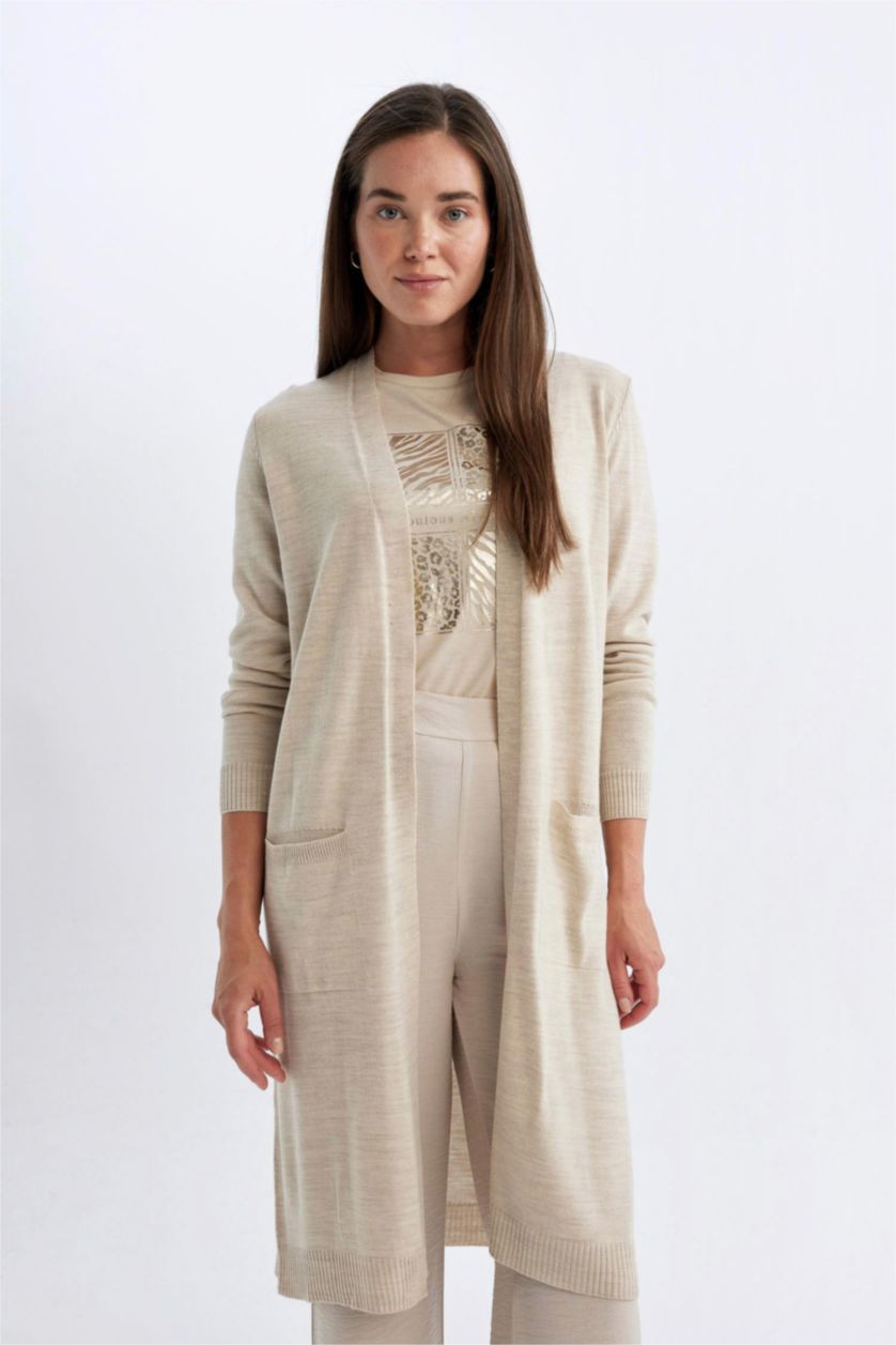FEMME Beige Cardigan long en Tricot à Col en V et coupe régulière