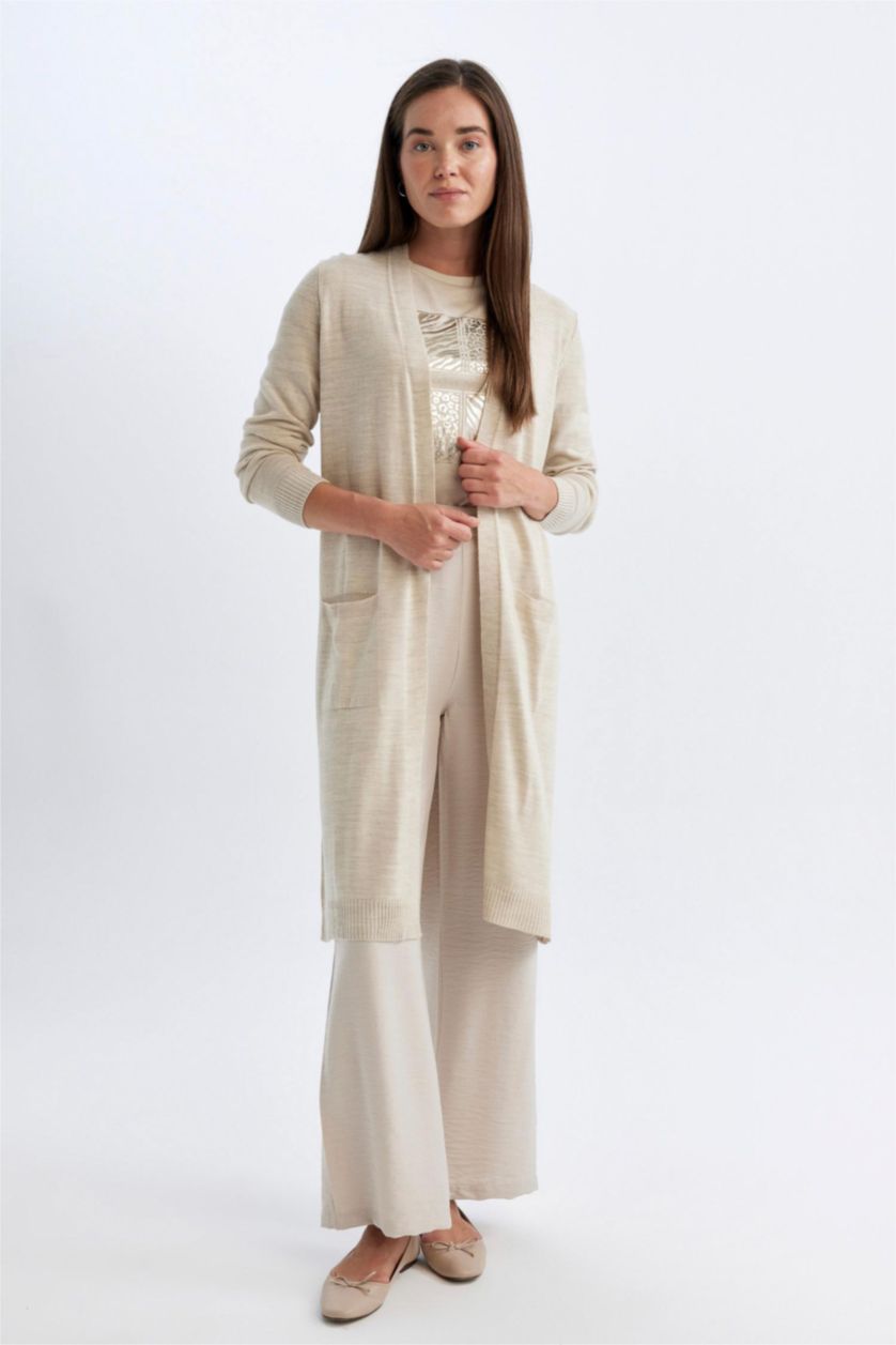 FEMME Beige Cardigan long en Tricot à Col en V et coupe régulière