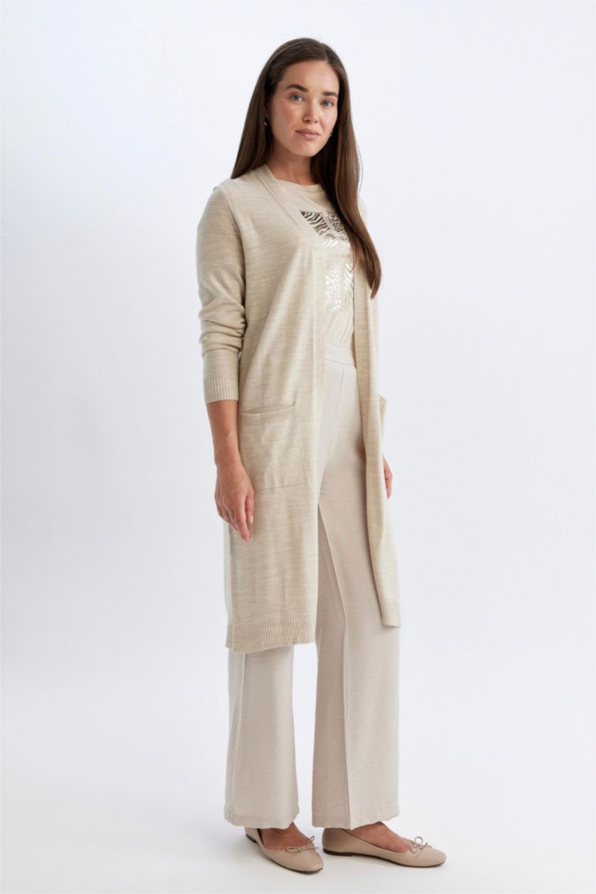 FEMME Beige Cardigan long en Tricot à Col en V et coupe régulière