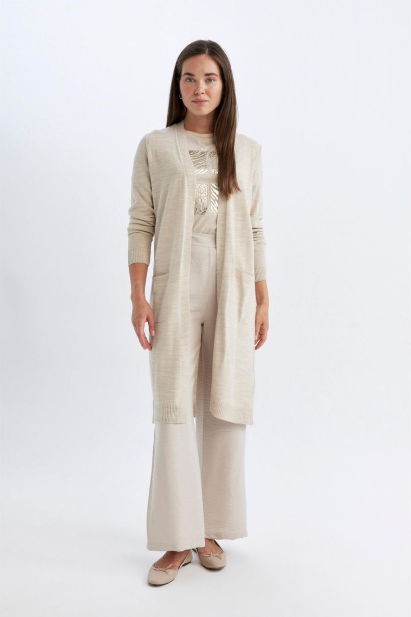 FEMME Beige Cardigan long en Tricot à Col en V et coupe régulière