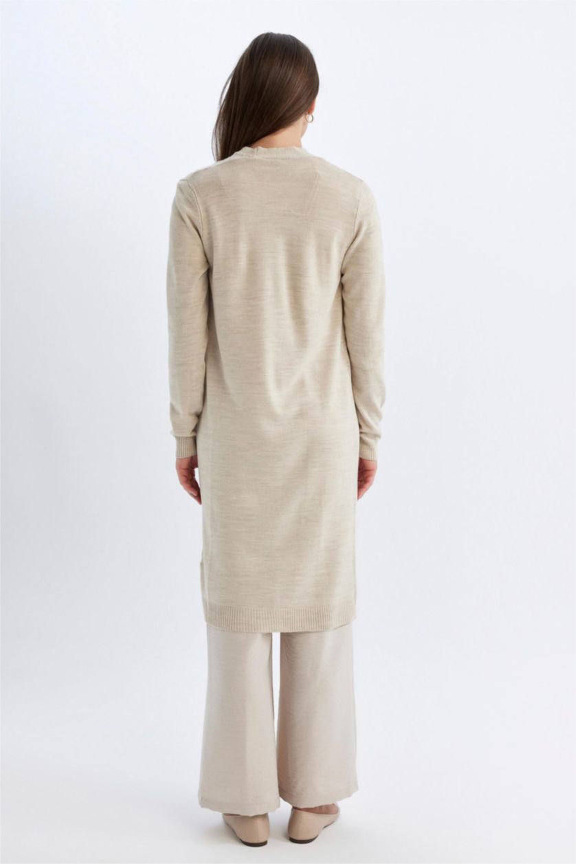 FEMME Beige Cardigan long en Tricot à Col en V et coupe régulière