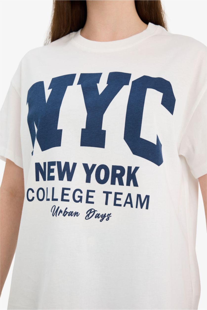 Kadın Kırık Beyaz Oversıze Baskılı Tişört