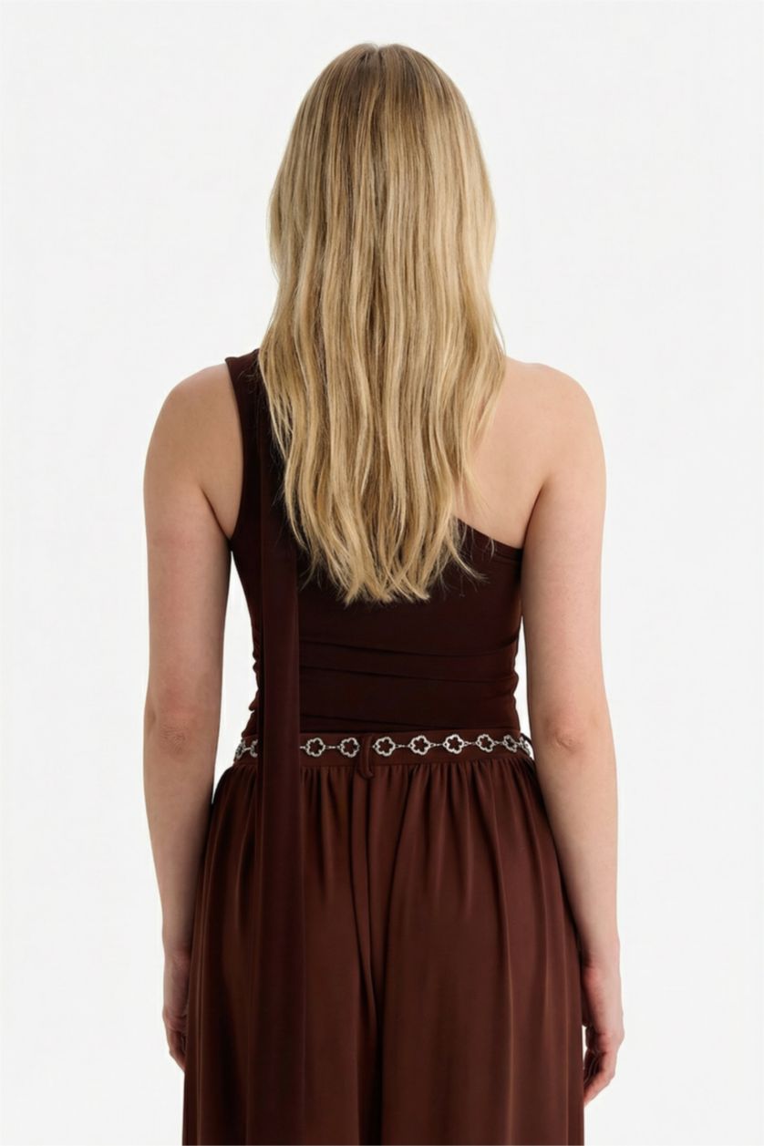 Kadın Kahve Fitted Fular Detaylı Tek Omuzlu Bluz