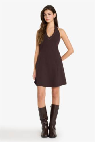 نساء بني فستان قصير بياقة هالتر بحمالات