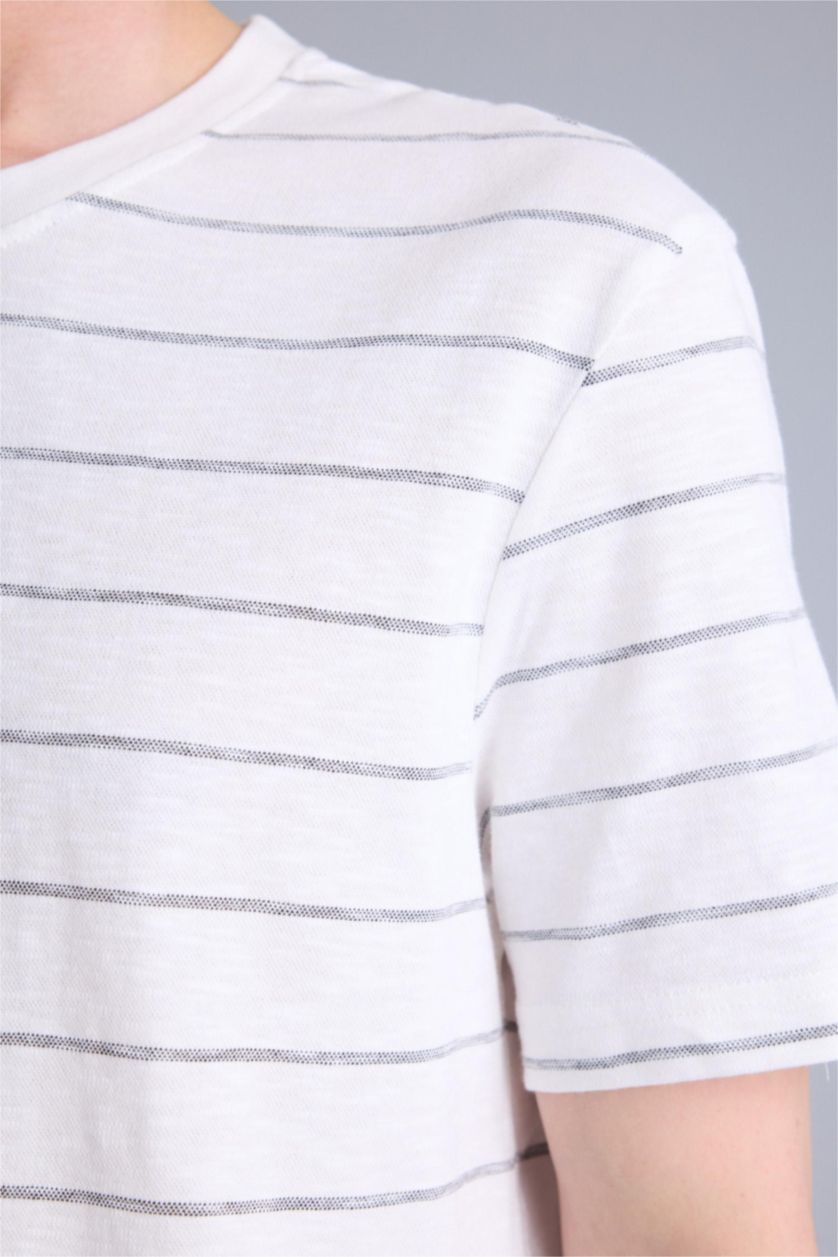 HOMME Écru T-shirt rayé à col rond Coupe régulière