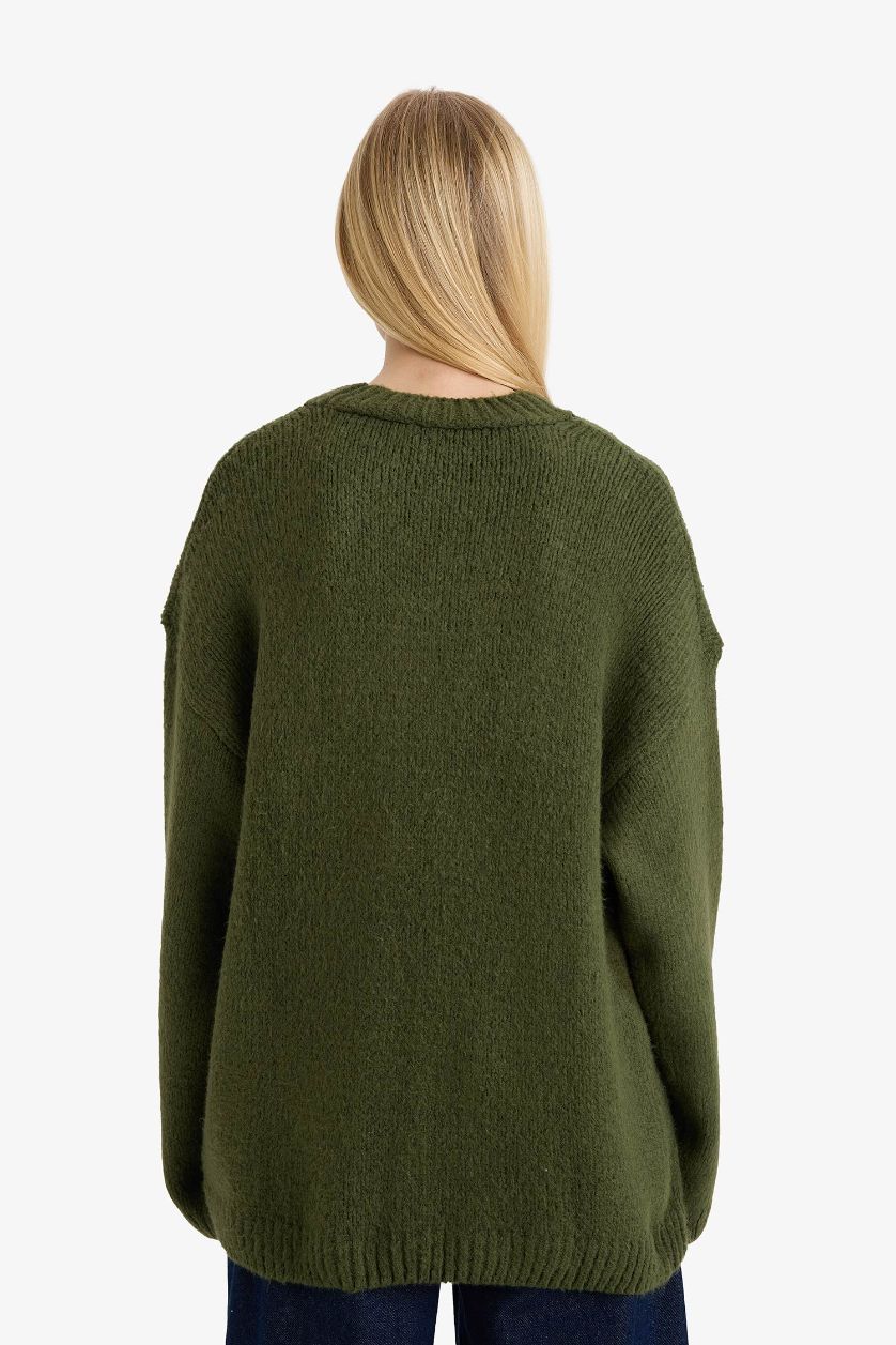 Woman Green Oversize Fit Crew Neck Pullover