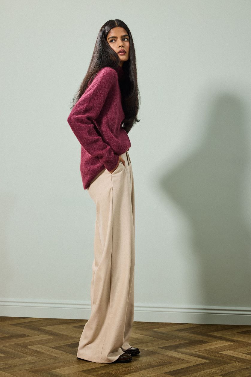 Woman Beige Wide Leg Regular Hem Double Pocket Trousers