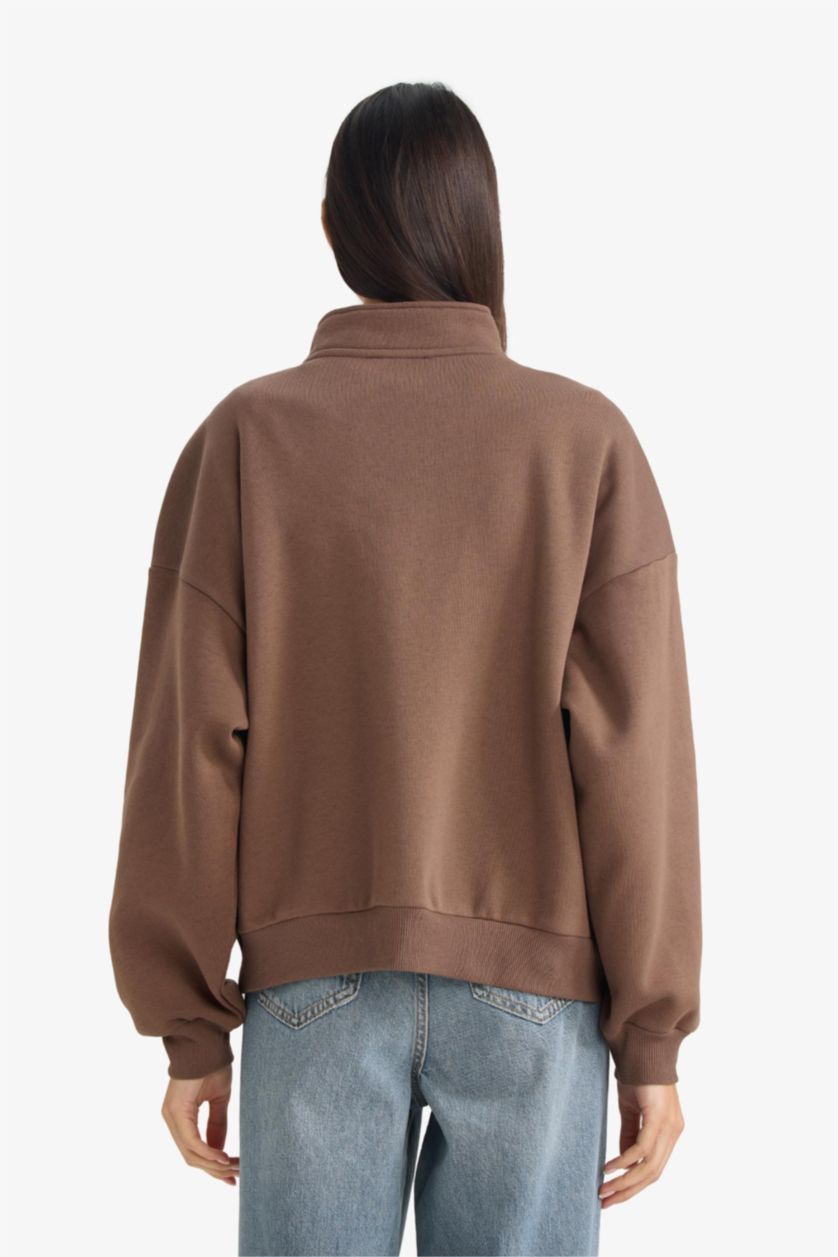 Kadın Açık Kahve Oversıze Yarım Fermuarlı Baskılı Kalın Kumaş Sweatshirt