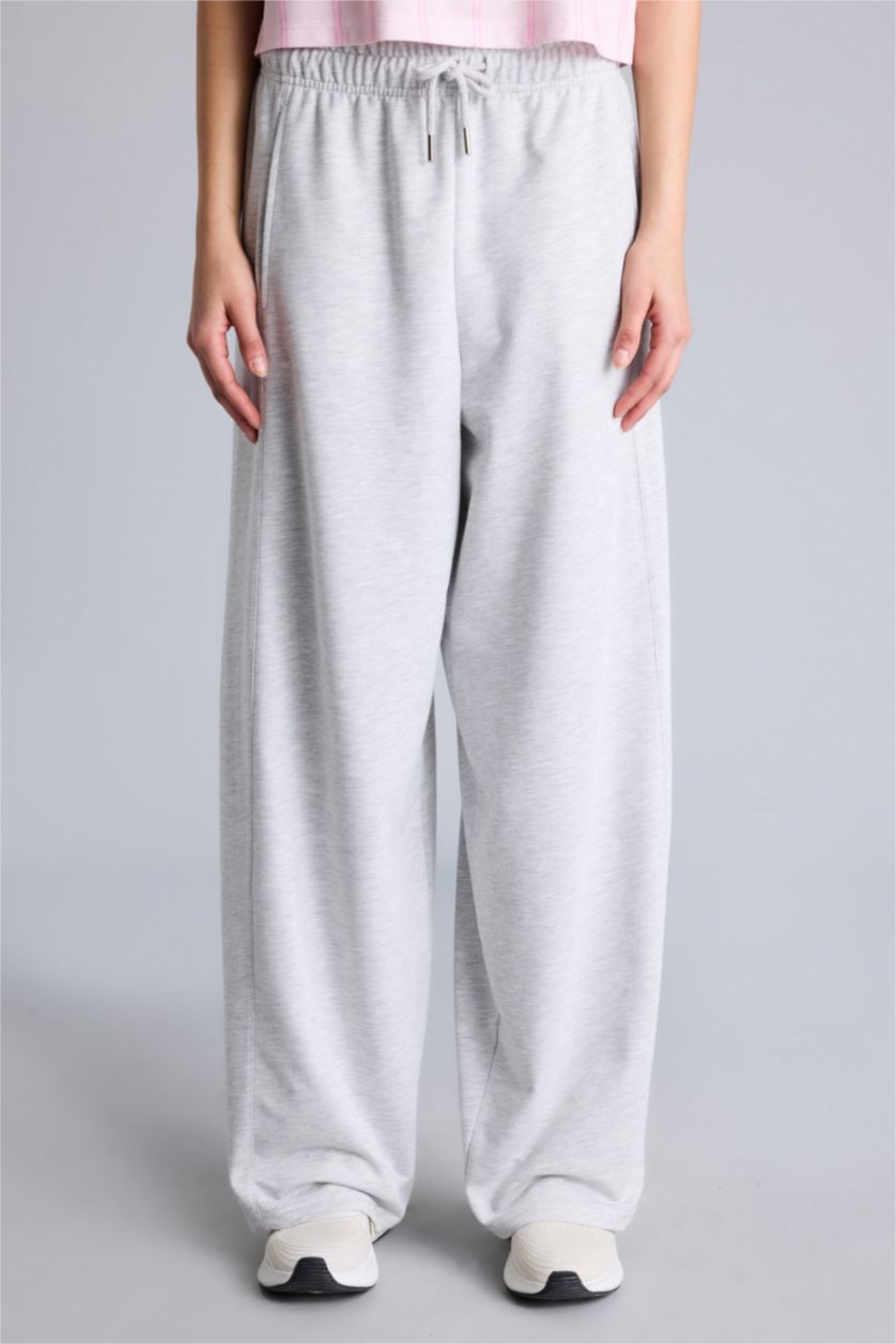 Kadın Gri Melanj Barrel Fıt Cepli Standart Paça Standart Boy Sweatshirt Kumaşı Sporcu Pantolon