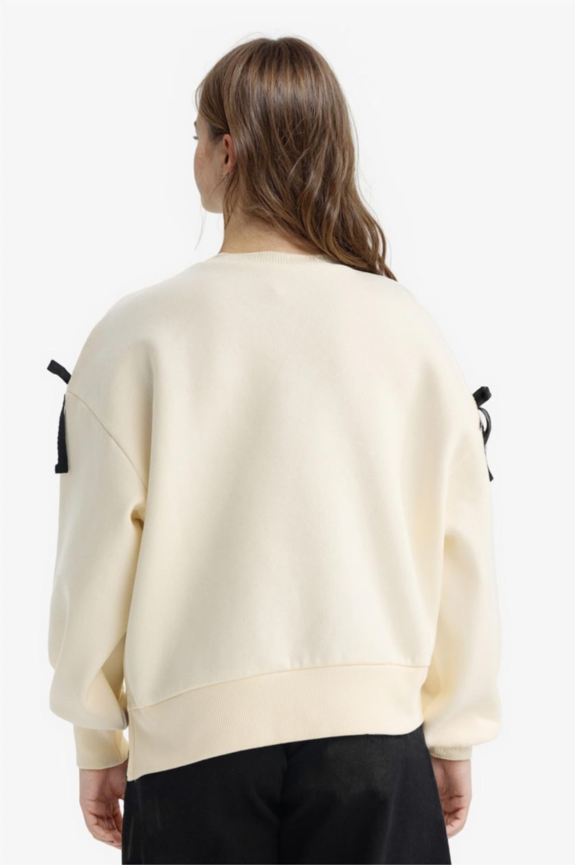 بنات بيج فاتح سويت شيرت بناتي اوفر سايز ببطانة ناعمة