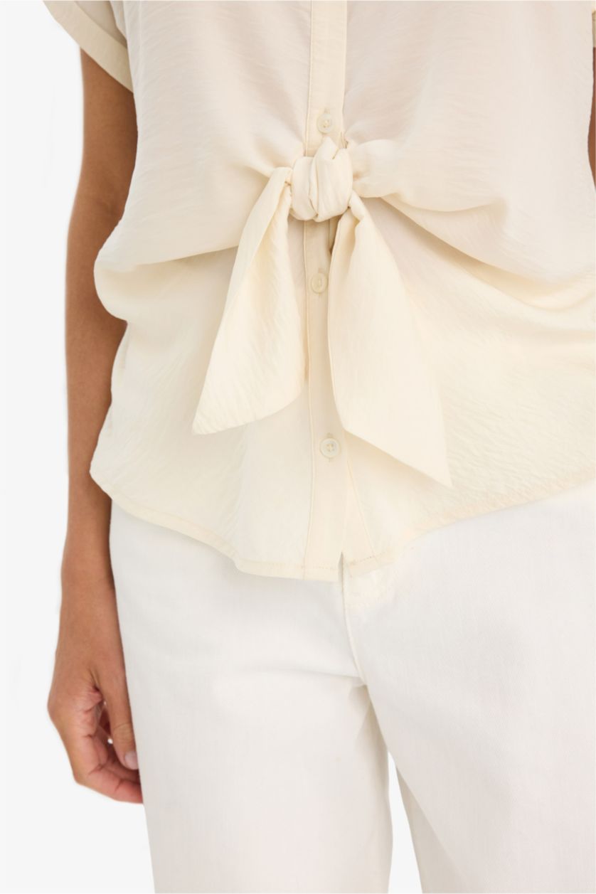 نساء بيج فاتح قميص نص كم قصة عادية بياقة قميص