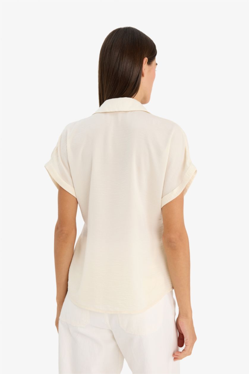 نساء بيج فاتح قميص نص كم قصة عادية بياقة قميص