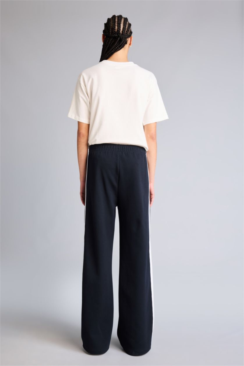 Woman NAVY Trousers