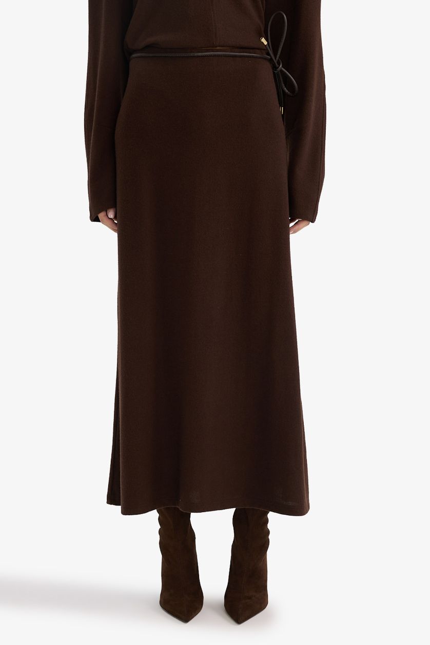 حريمي بني غامق جيبة تريكو ميدي بخصر عادي