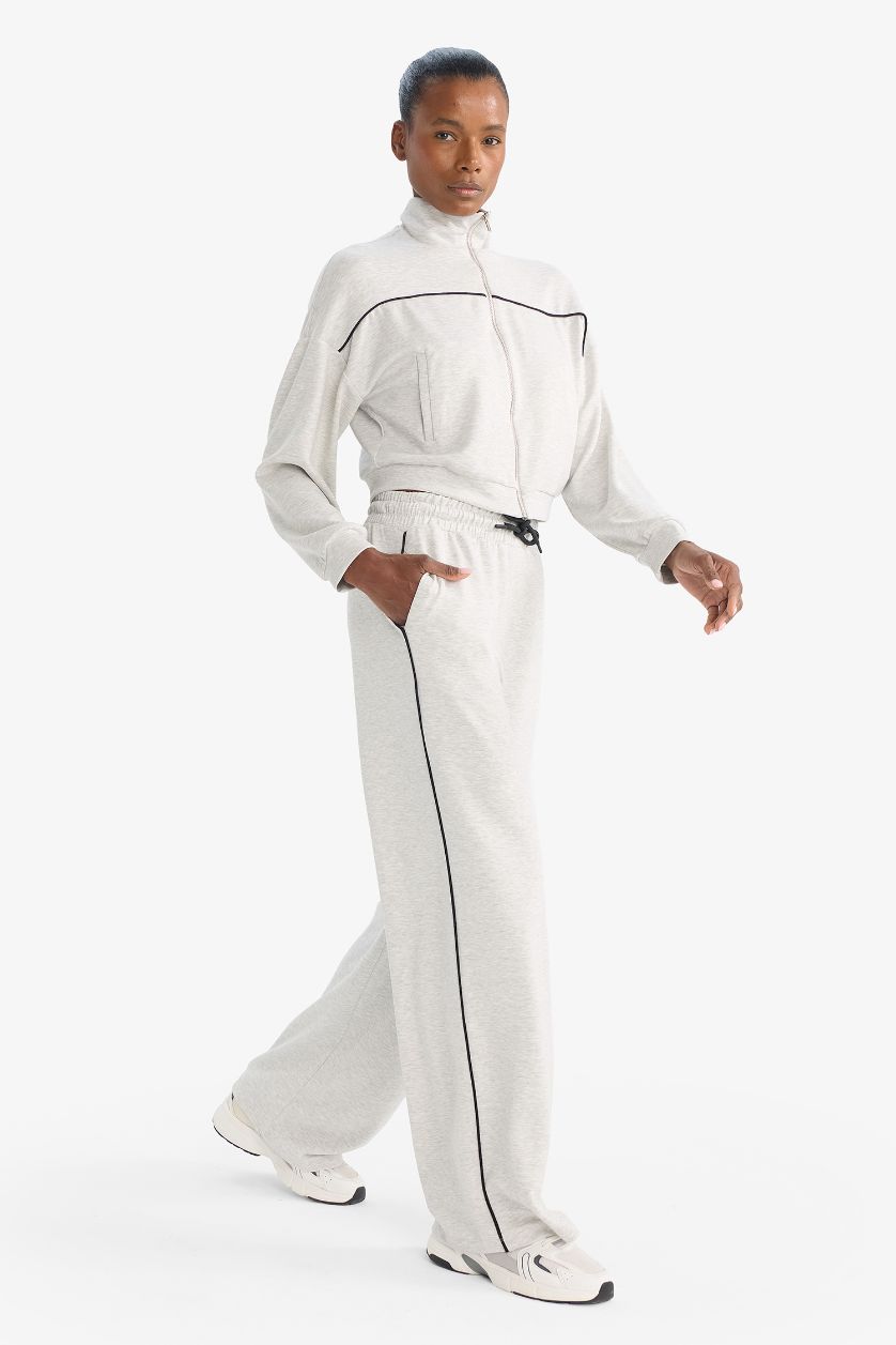 نساء ميلانج رمادي فاتح بنطرون قصة عادية ورجل عادي