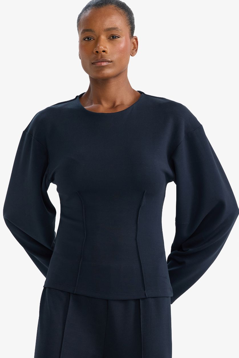 Woman NAVY Crew Neck Long Sleeve T-Shirt