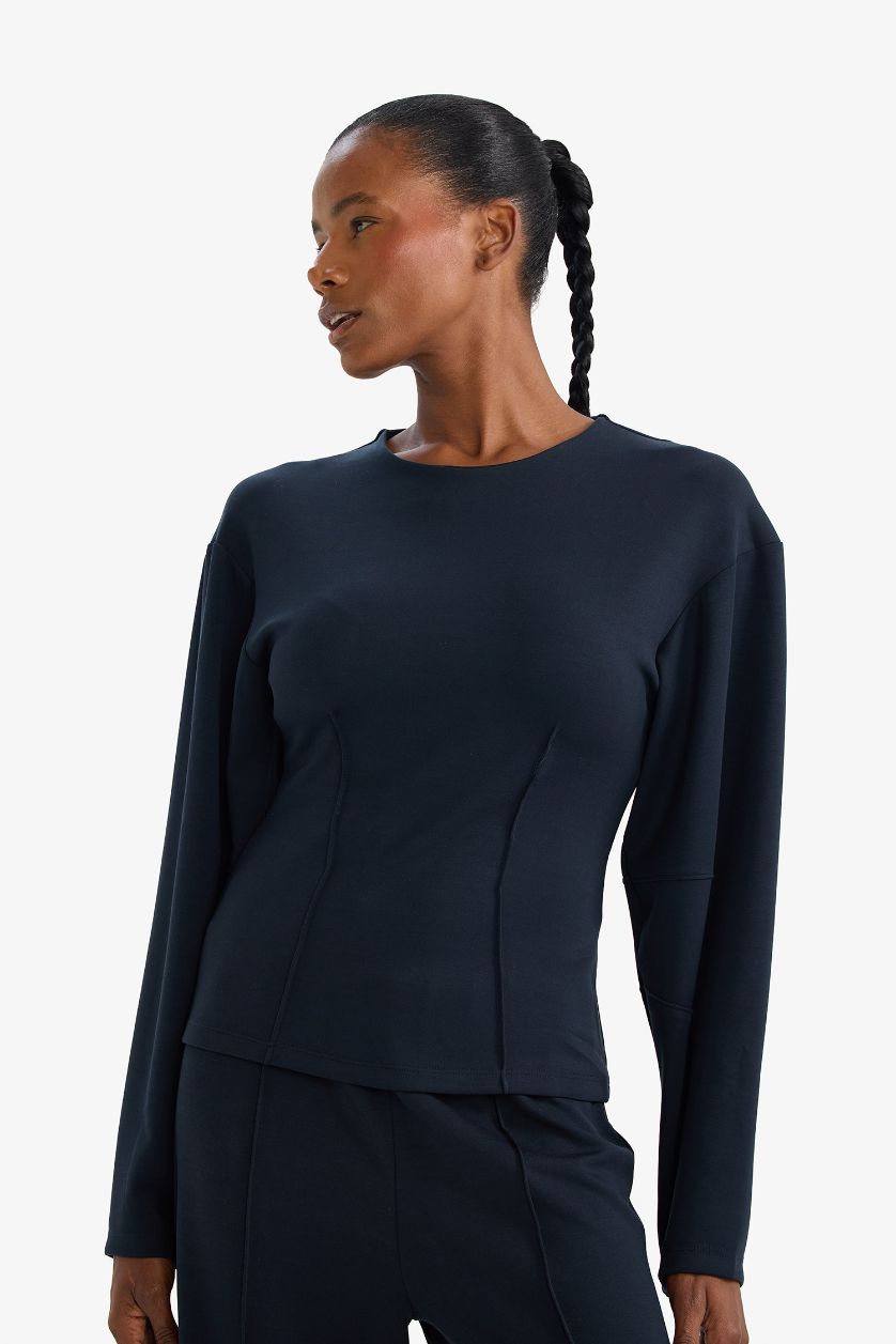 Woman NAVY Crew Neck Long Sleeve T-Shirt