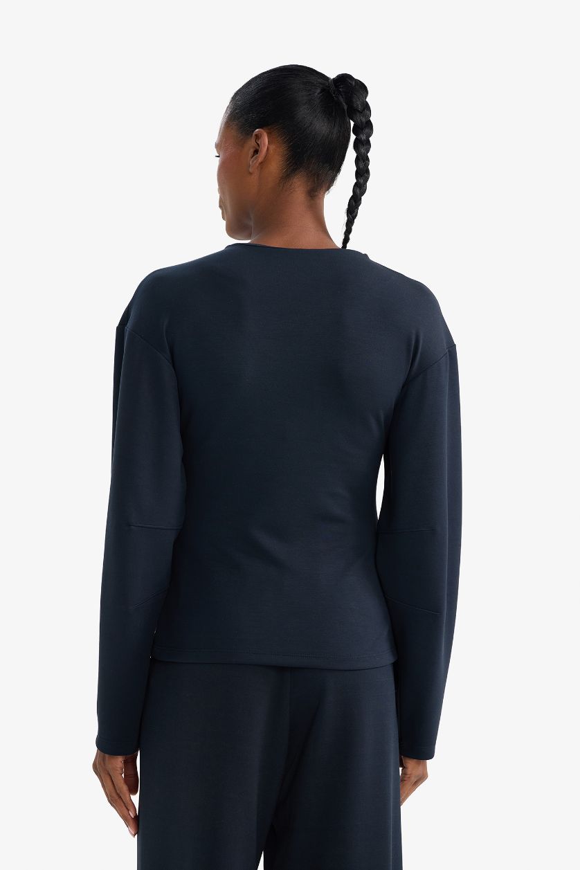 Woman NAVY Crew Neck Long Sleeve T-Shirt