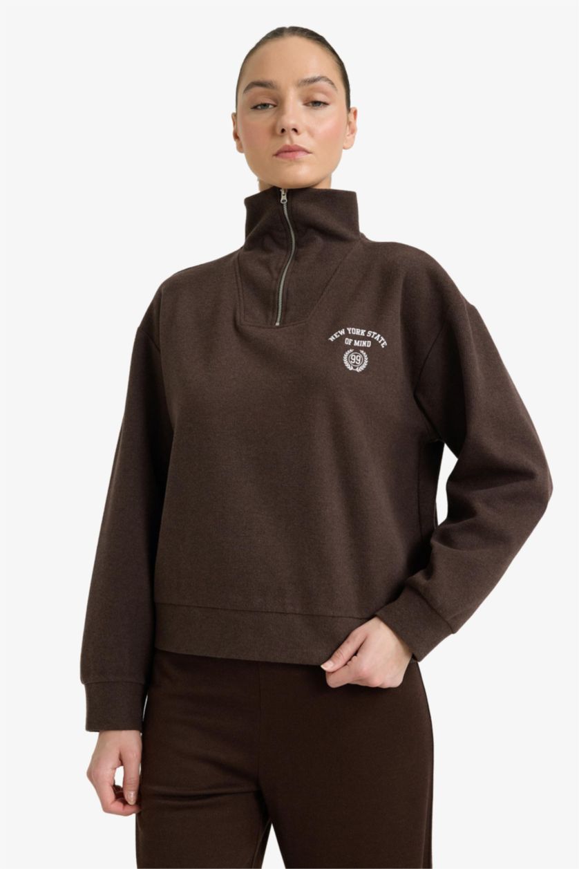 Kadın Kahve Regular Fıt Yarım Fermuarlı Baskılı Sweatshirt