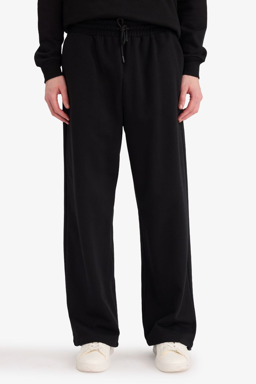 Erkek Siyah Beli Bağcıklı Düz Paça Eşofman Altı