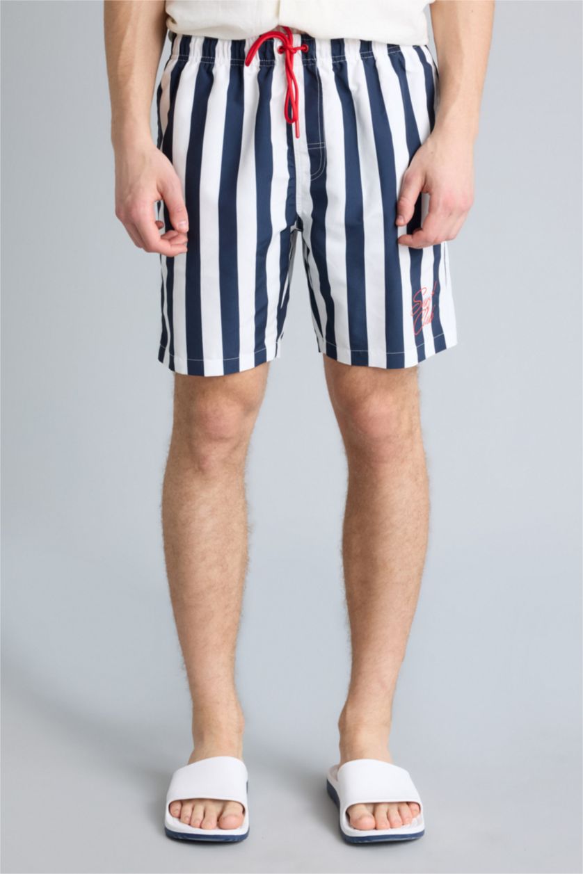 Man NAVY Regular Fit Swim Shorts