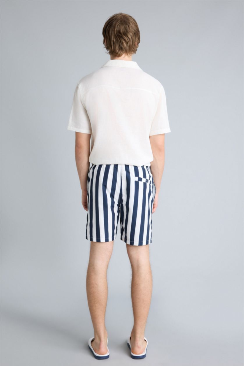 Man NAVY Regular Fit Swim Shorts